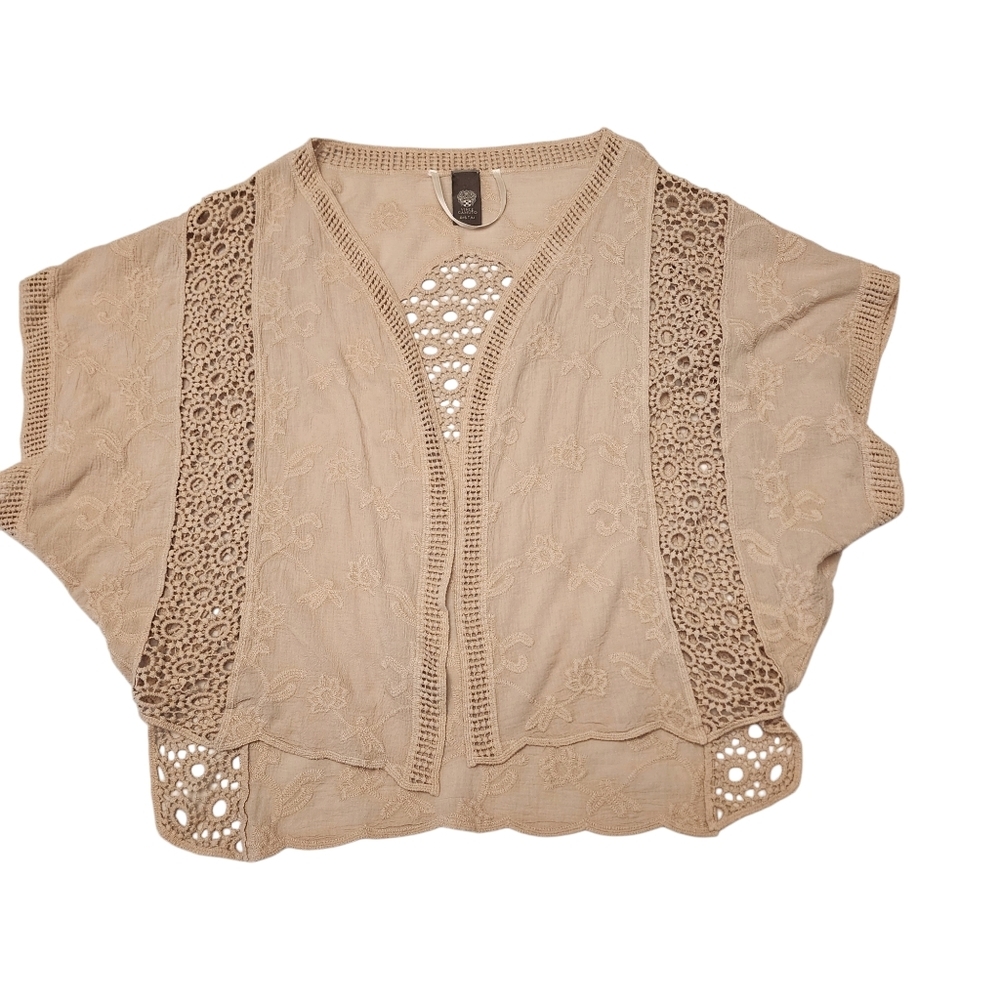 Vince Camuto OS Beige Crochet and Embroidered Topper Blouse